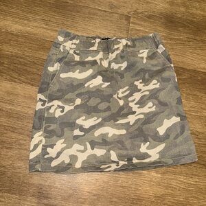 Boston Proper Camo Mini Skirt in Green and Tan
